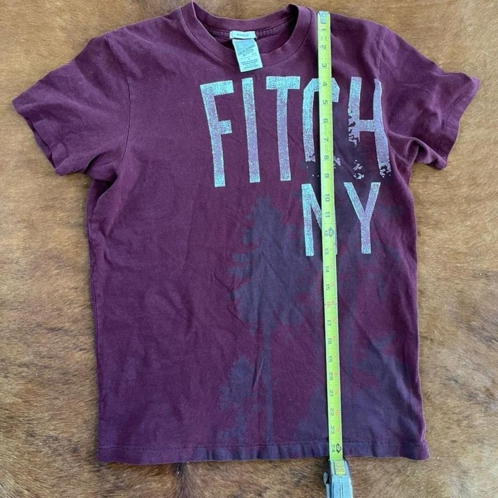 Abercrombie & Fitch Burgundy Graphic Logo T-Shirt – Men's Size Small - Picture 7 of 7